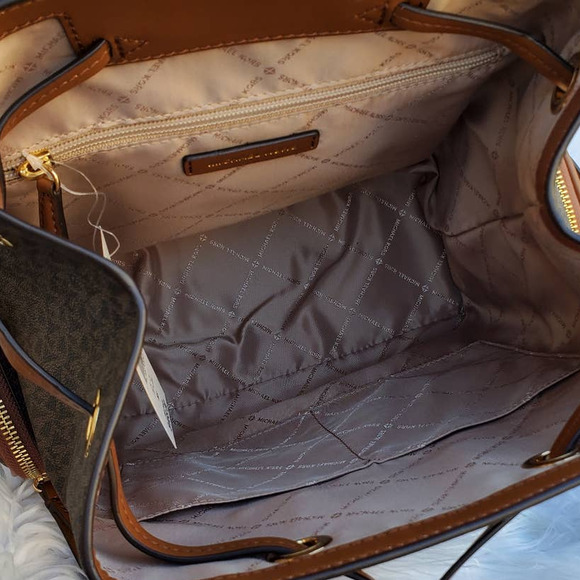 New 🎀 Michael Kors Backpack LG Chain & Wallet Set - Picture 9 of 14